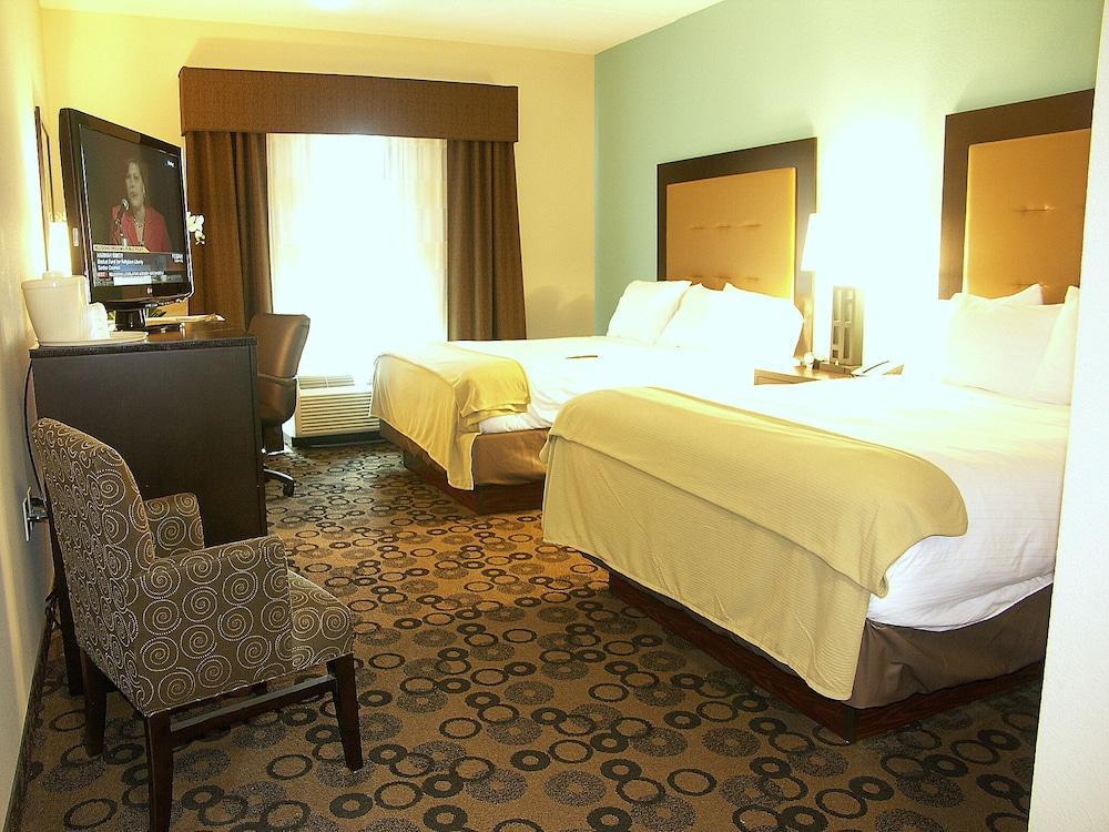 Holiday Inn Express & Suites - Cleveland Northwest By Ihg Dış mekan fotoğraf