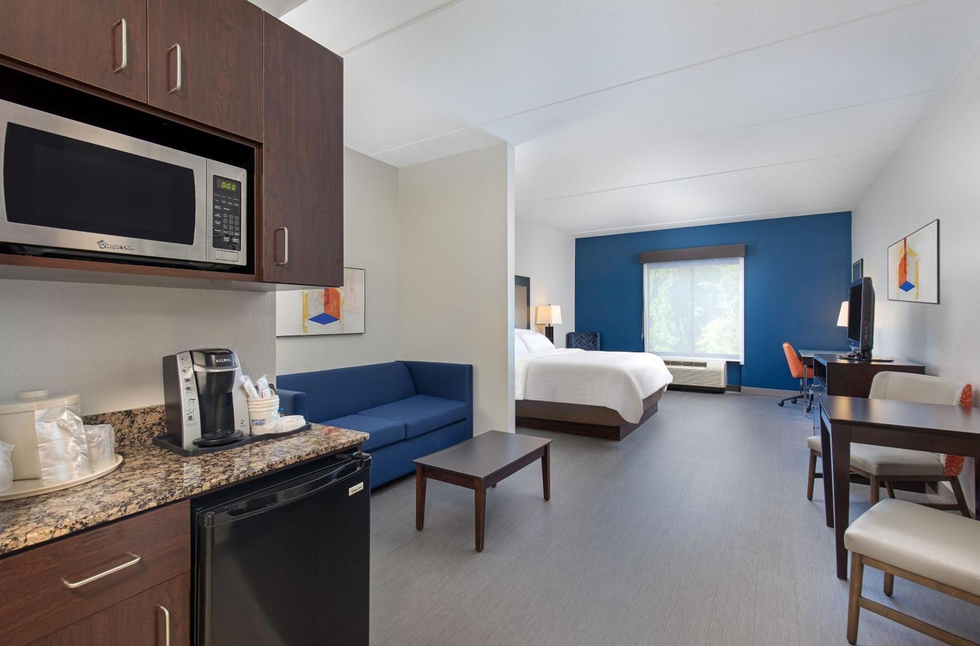 Holiday Inn Express & Suites - Cleveland Northwest By Ihg Dış mekan fotoğraf