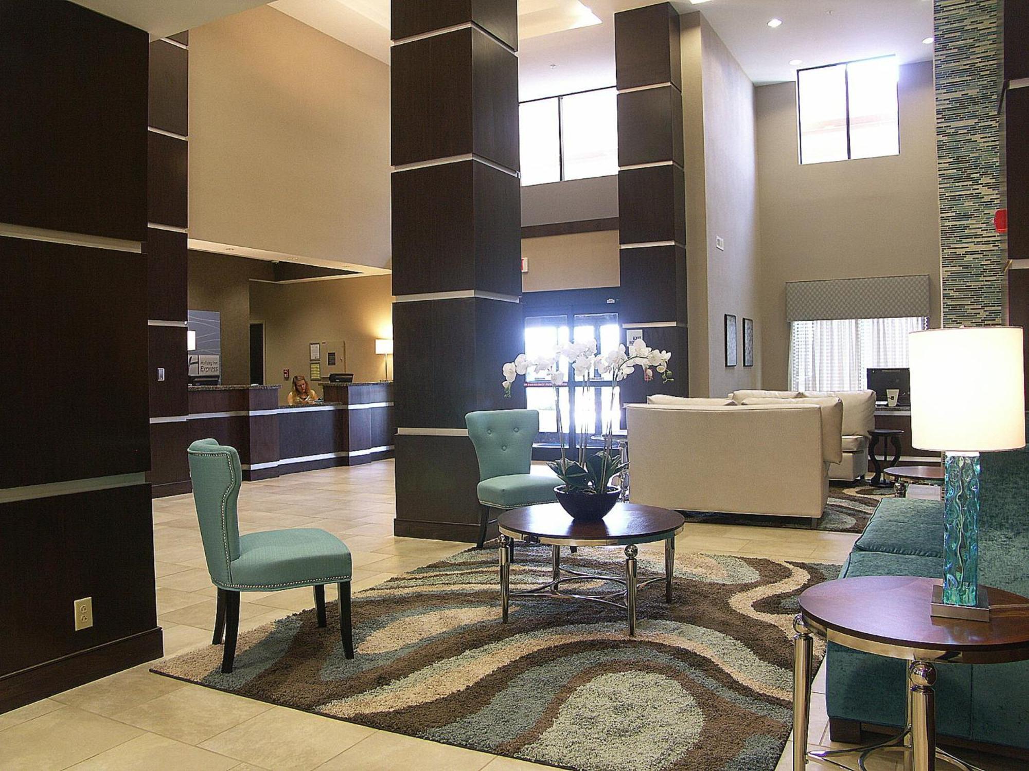 Holiday Inn Express & Suites - Cleveland Northwest By Ihg Dış mekan fotoğraf