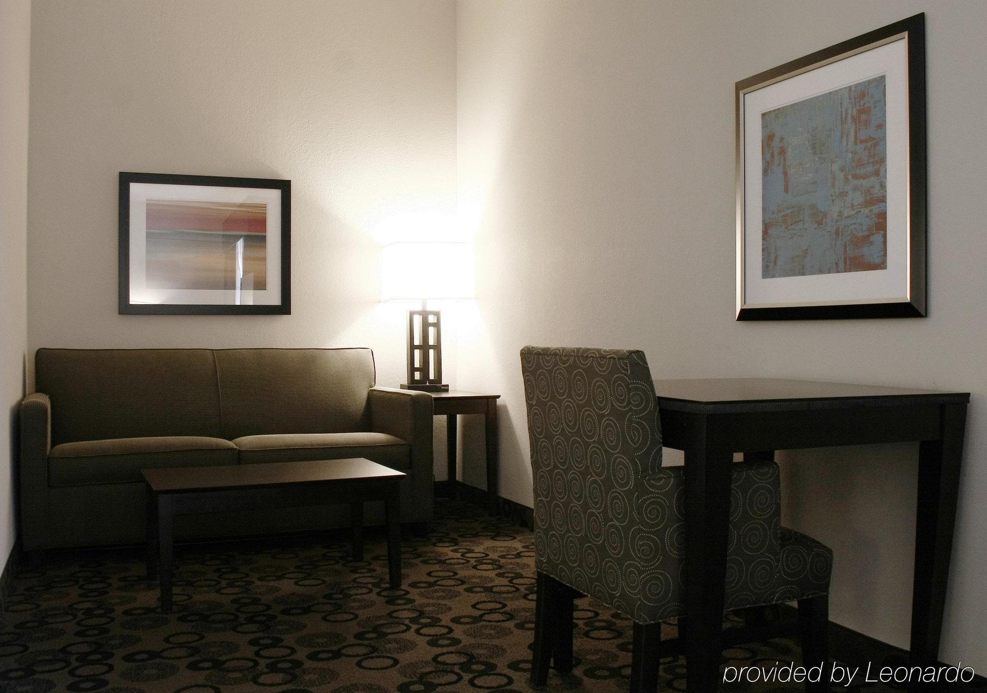 Holiday Inn Express & Suites - Cleveland Northwest By Ihg Dış mekan fotoğraf